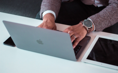 a Student Writing the 2022 Chicago Booth EMBA Essay